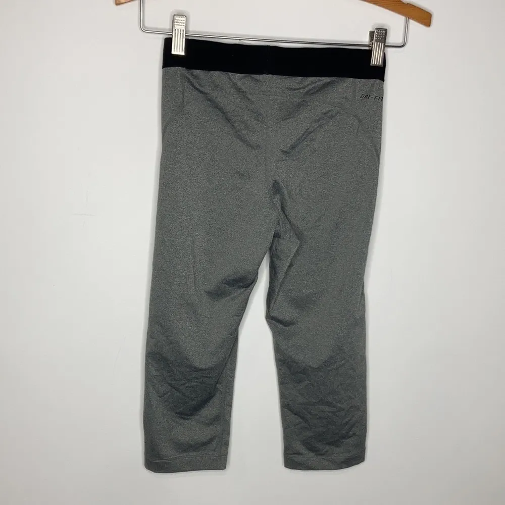 Nike Pro dri fit‎ capris size small - Image 8