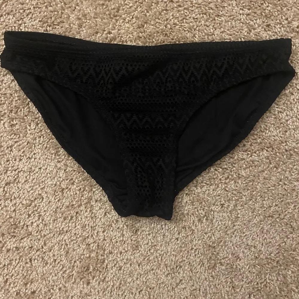🎈No Boundaries Black Bikini Bottom Size L 🎈 - Image 2