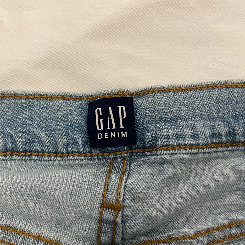 Gap Cotton Denim Distressed Women Shorts Size 28 Light Wash Summer Jean Shorts - Image 2