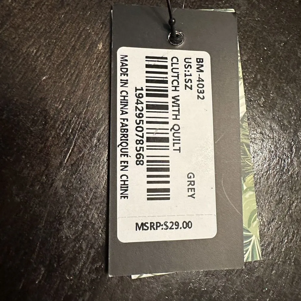 NWT Badgley Mischka Vegan Leather Quilted Wristlet Clutch Grey Gold-Tone Logo - Image 4