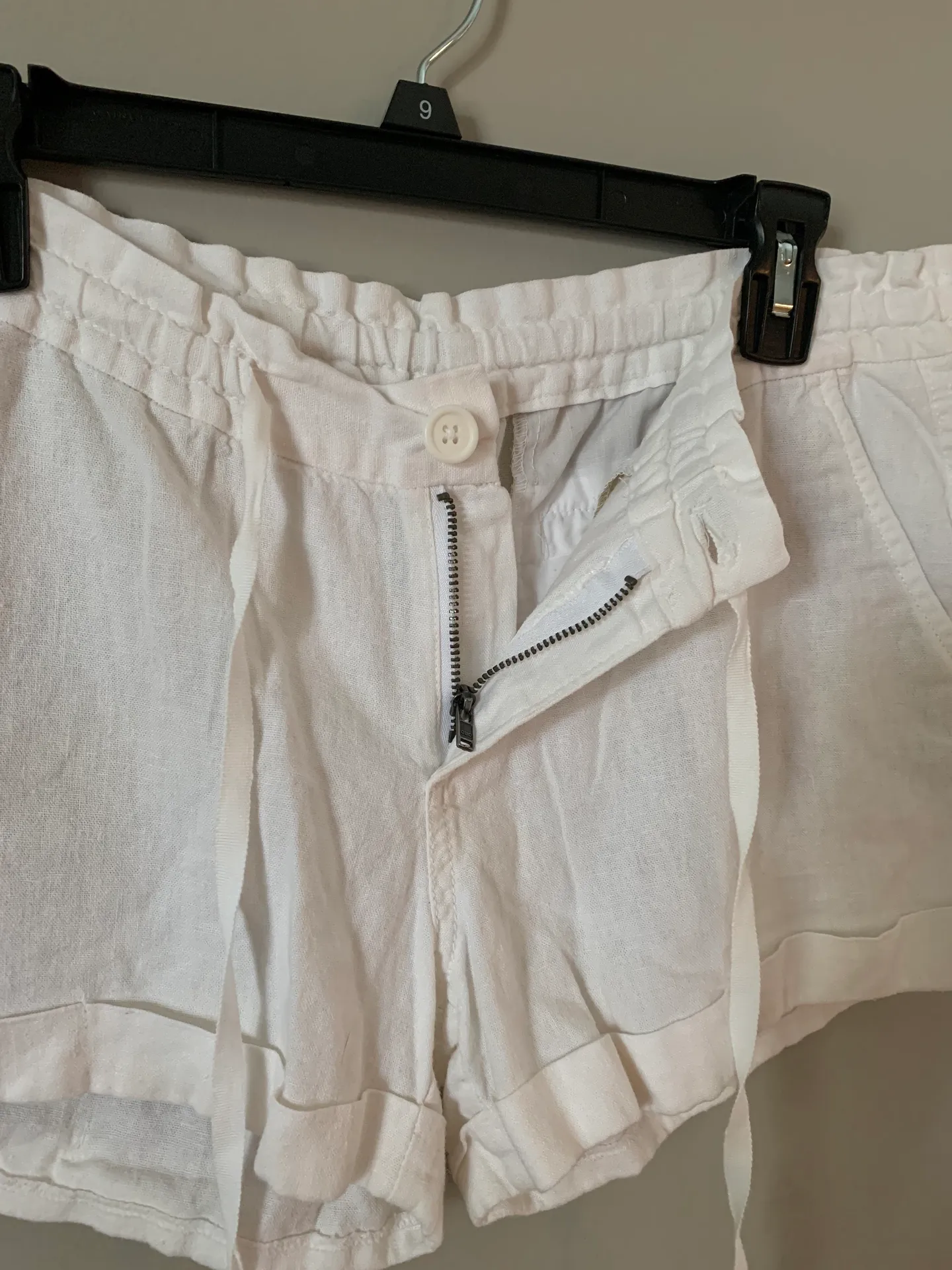 Old Navy Black & White Linen Shorts - Image 9