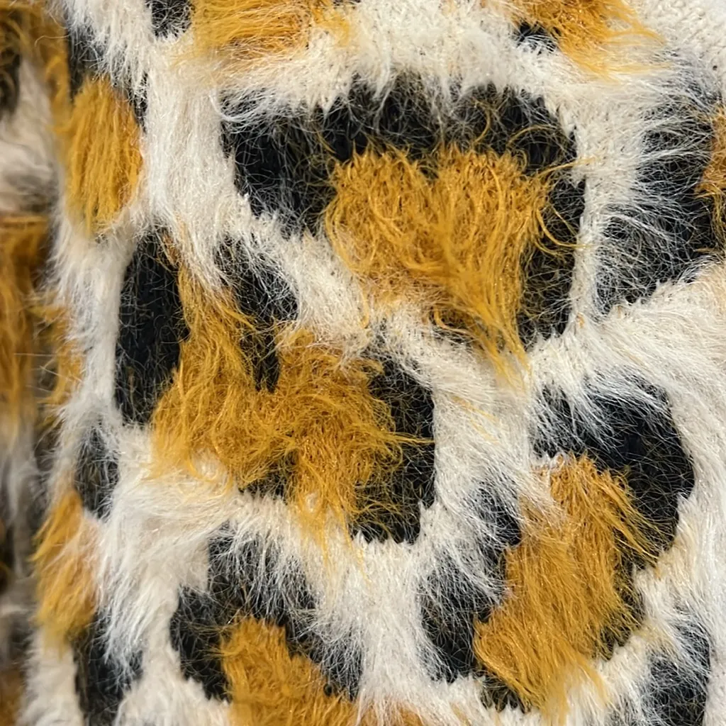 & Merci Fuzzy Cheetah Print Cardigan Sweater women’s size large - Image 3