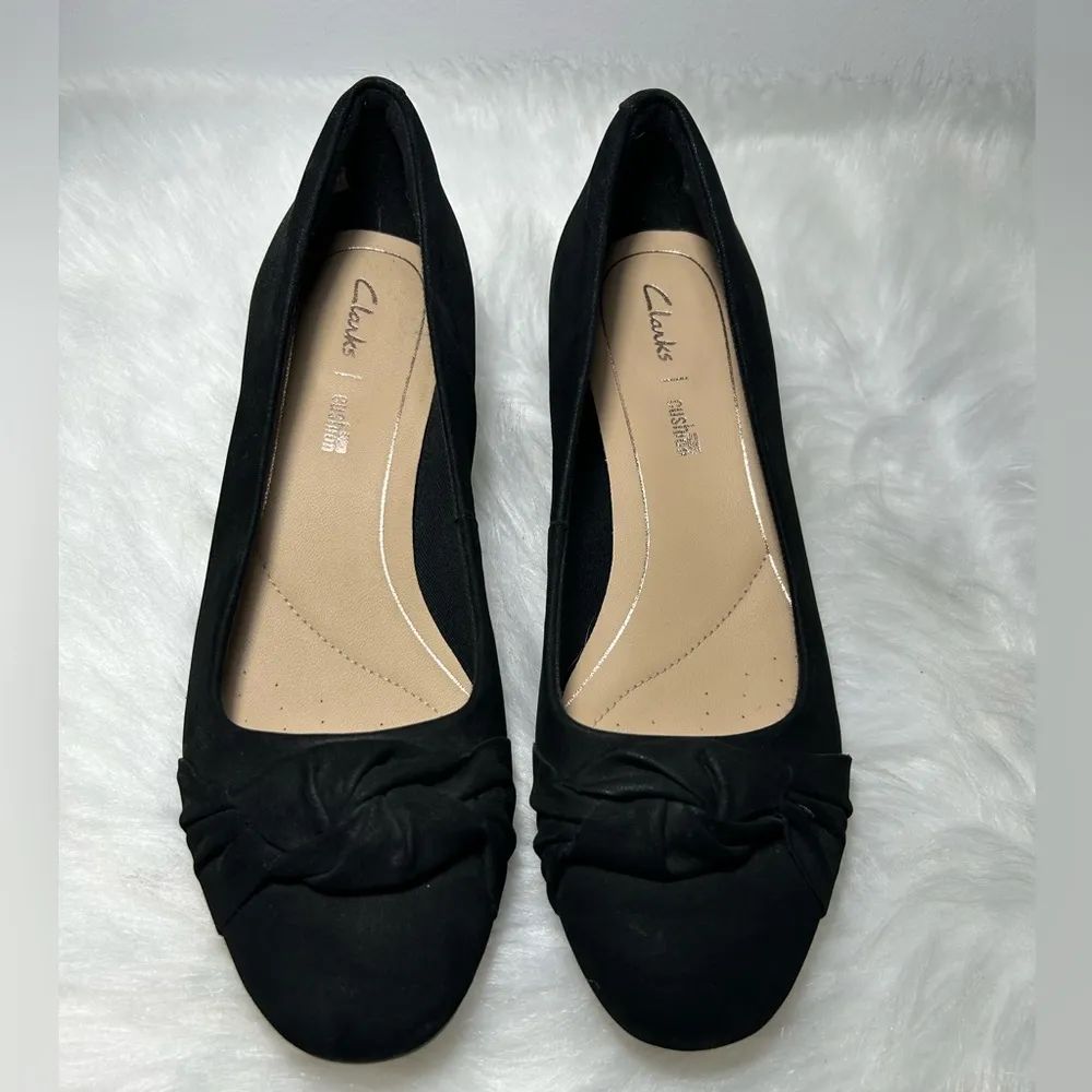 Clarks Orabella Lily Nubuck Court Size 7M - Image 3