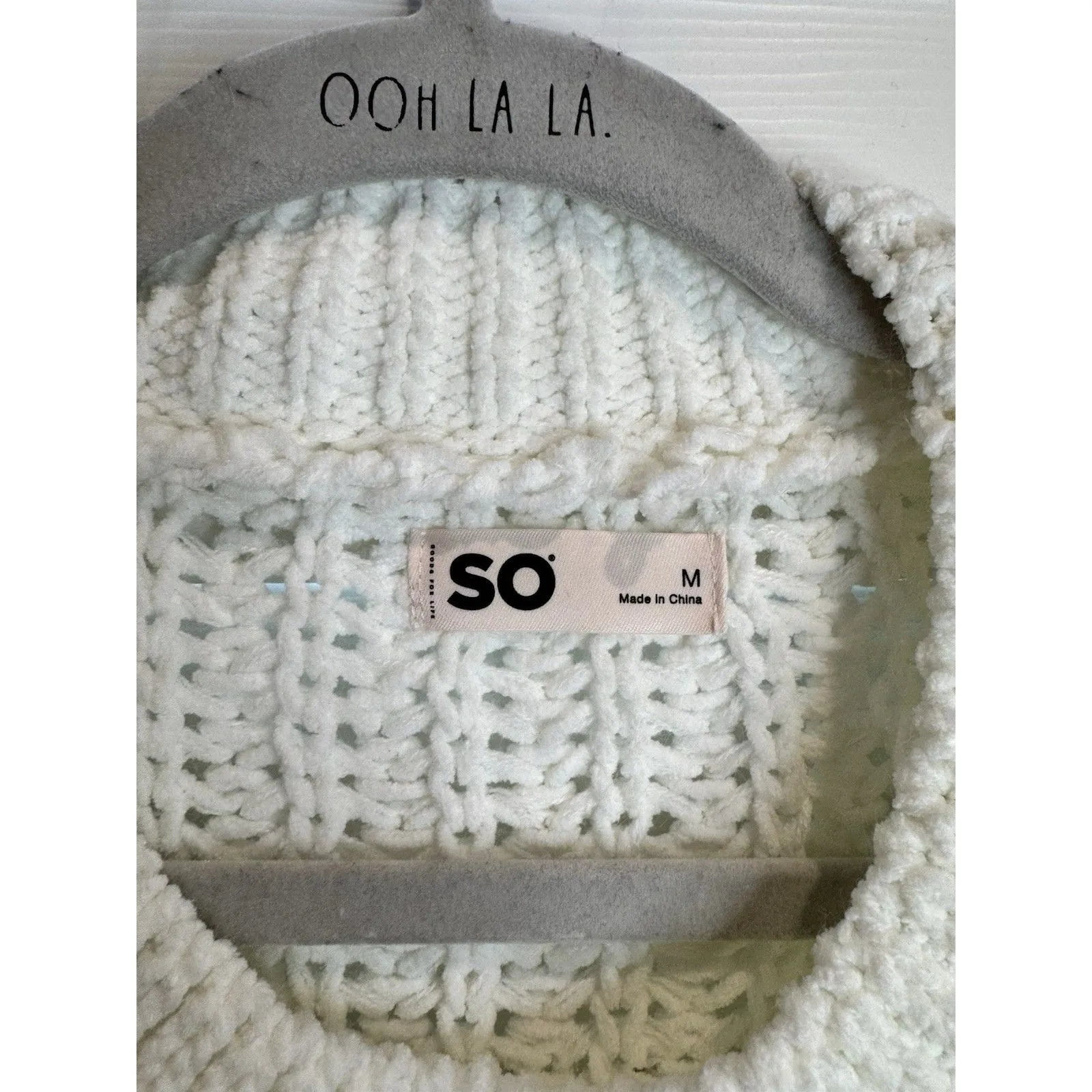 Junior’s SO Sweater Size Medium White Long Sleeve - Image 4