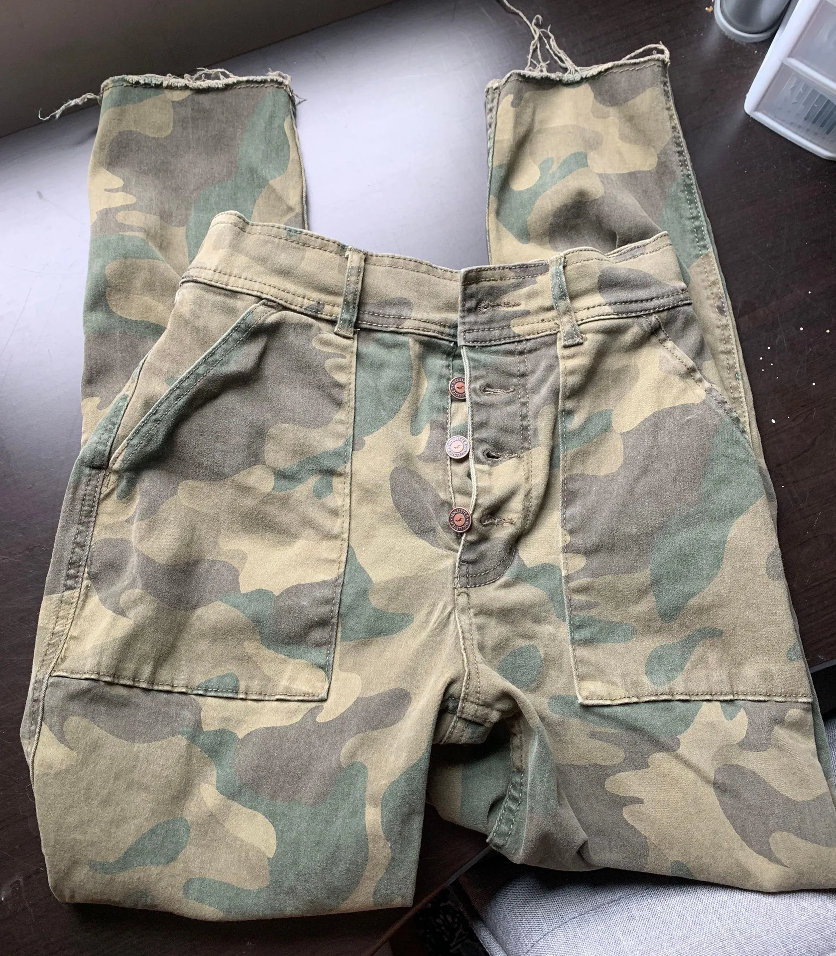 Hollister Camo Pants - Image 8