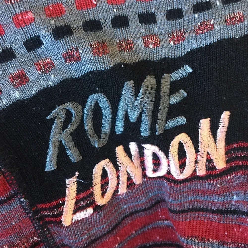 1970s Vintage Slub Knit Space Dye Embroidered Top famous city patches travel - Image 8