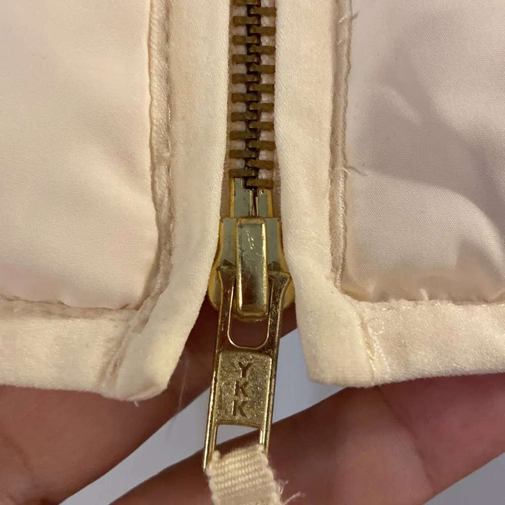 J.Crew Puffer Vest size S BNWOT length 25” bust 36” color cream - Image 4