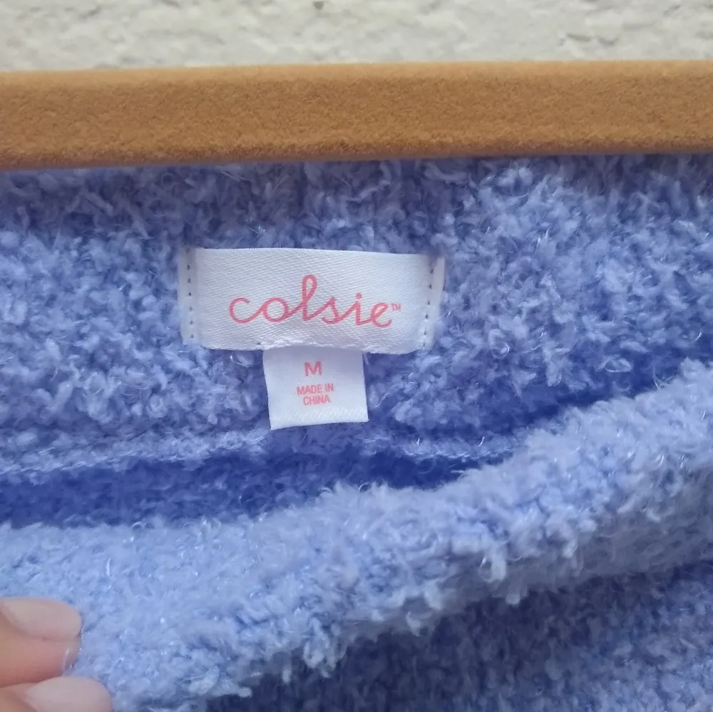 Colsie Women’s Feather Yarn Shorts Blue Size M - Image 3