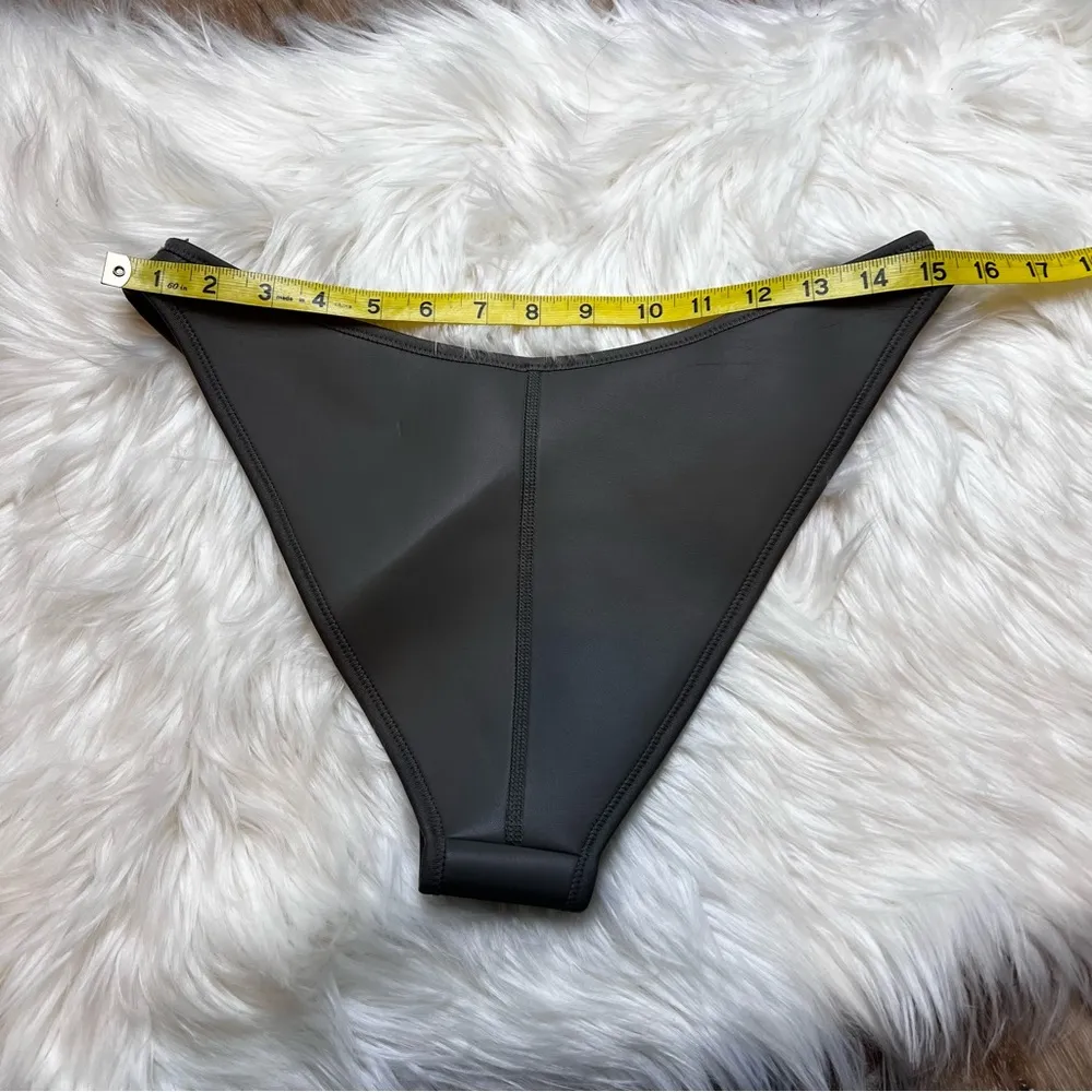 Skims Swim Rubberized Scuba Tanga Bikini Bottoms. In Gray Chalk. Size Large. - Image 7