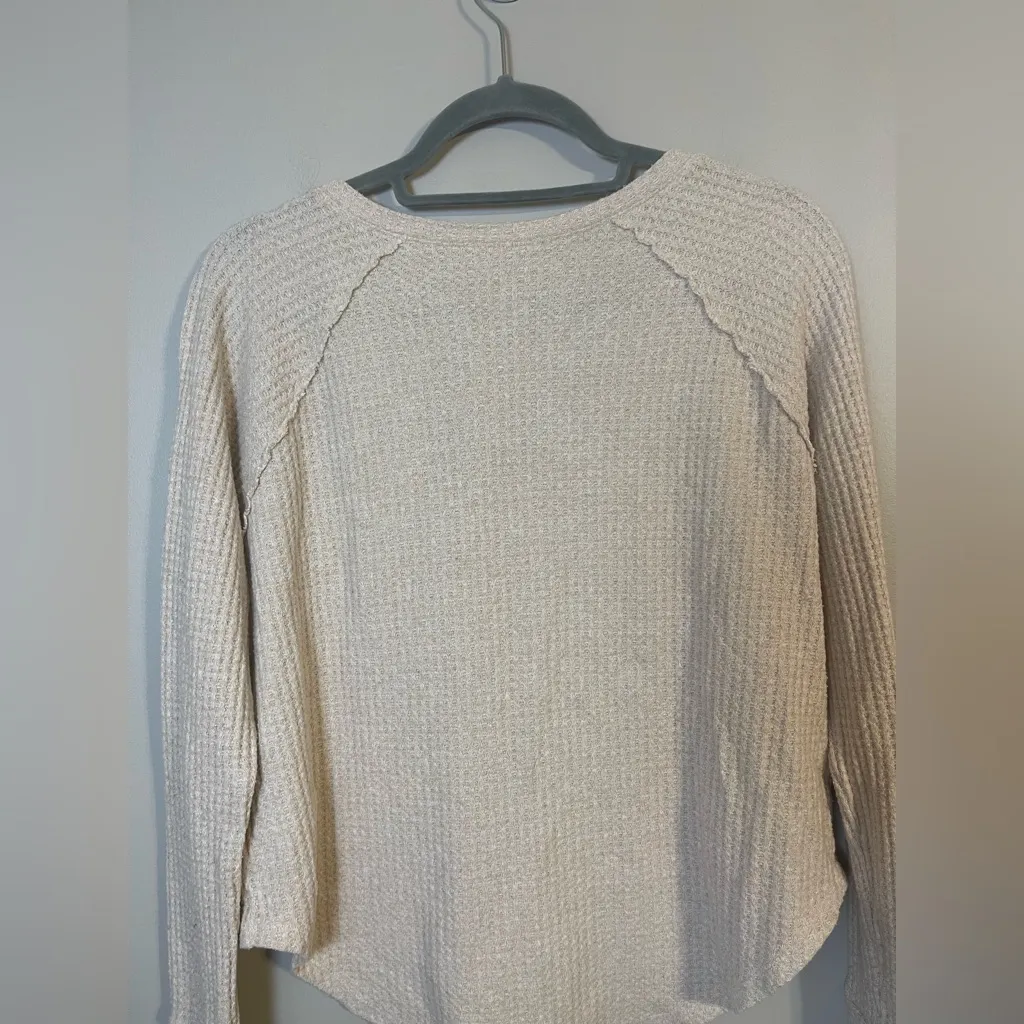 American Eagle Women's Cream V-Neck Waffle Knit Top - Image 6