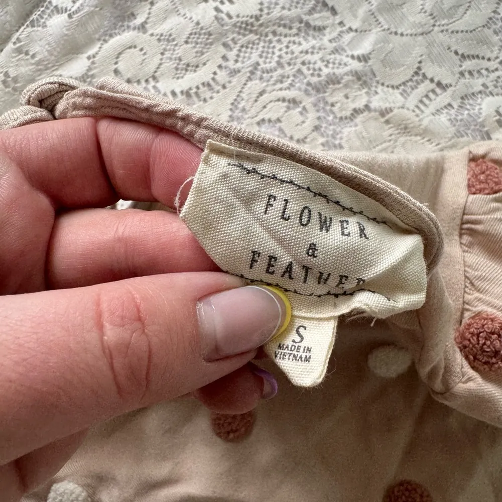 Flower & Feather Feminine Balloon Sleeve Textured Polka Dot Blouse Size S Pink - Image 2