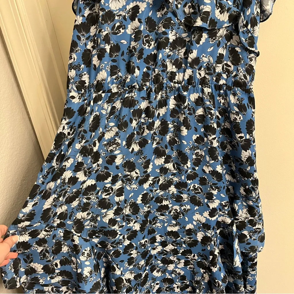 Parker Floral Blue Phlox Sharkbite Handkerchief Hem Midi Dress Size Large - Image 5