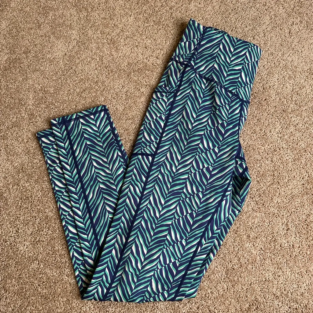 J. McLaughlin  Athletic Geometric Leggings Size Medium - Image 2