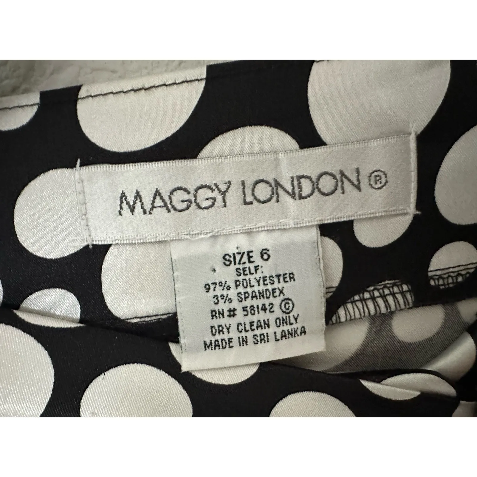 Maggy London Black and White Ruched Wrap MidiDress Size 6 cap sleeves polka dot - Image 6