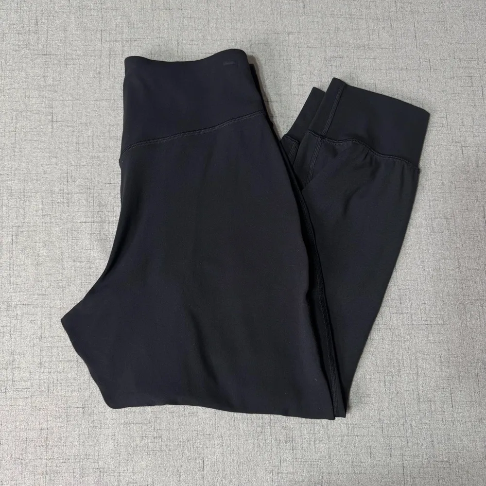 Lululemon Black Align High Rise Jogger Crop Size 6 Like New - Image 11