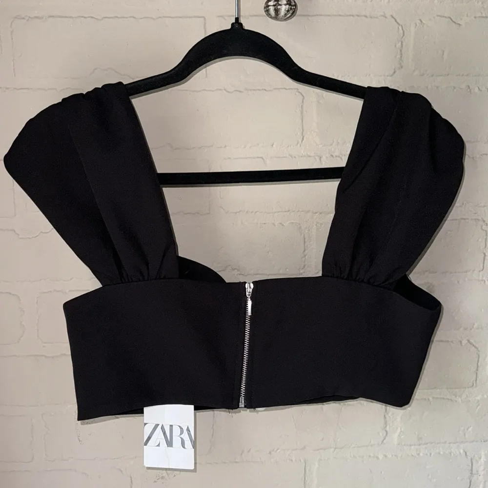 Zara black top cropped sweetheart ruched in size medium lined NWT - Image 4