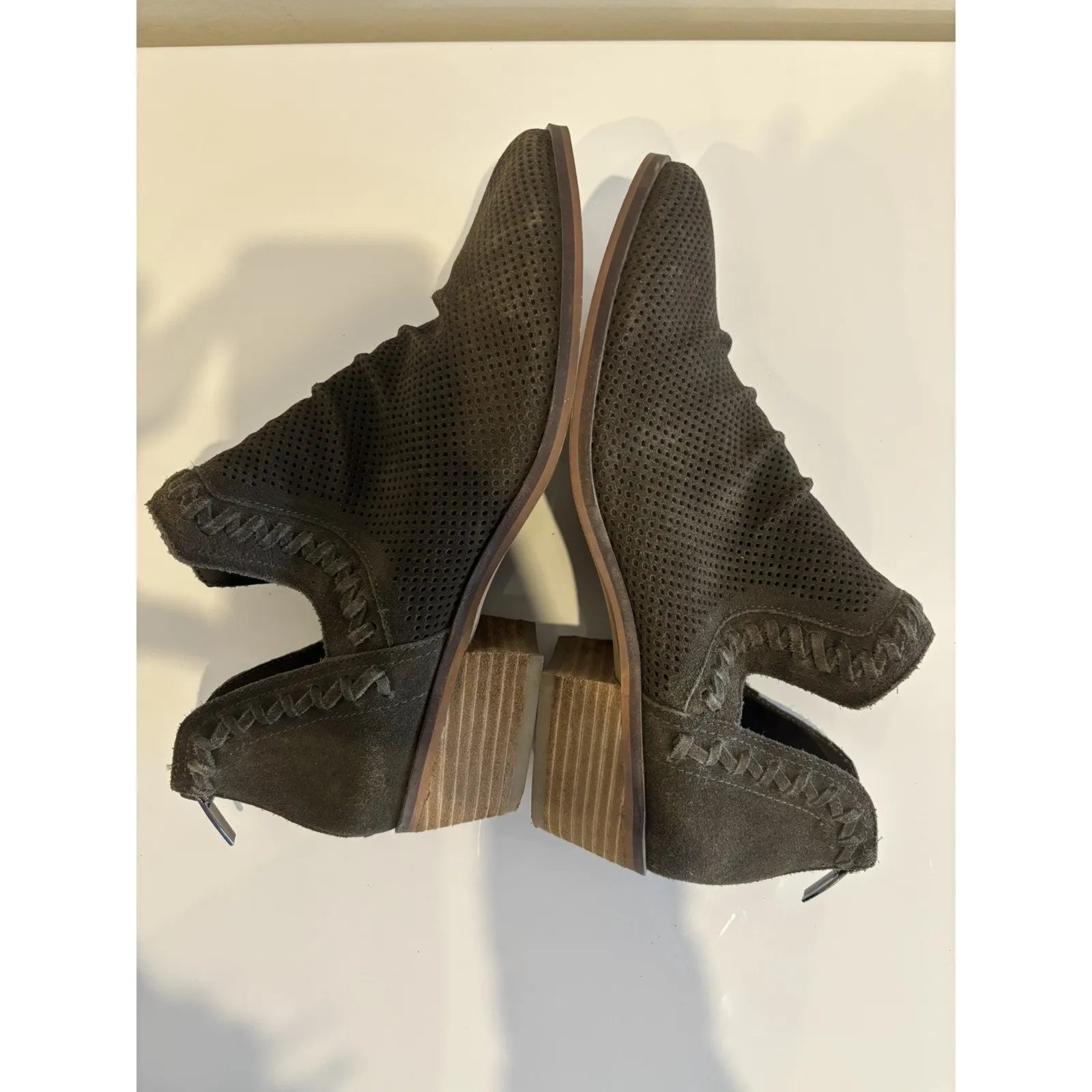 Vince Camuto Women’s Suede Brown Palmina Bootie Size 10W - Image 5