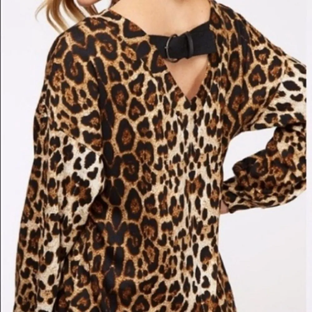 Leopard V Neck Buckle Top‎ - Image 4