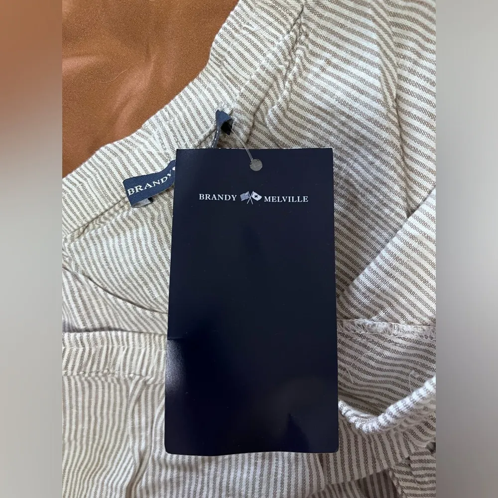 BRANDY MELVILLE NWT Tan & White Pin Striped Linen Shorts. Women’s One Size - Image 4