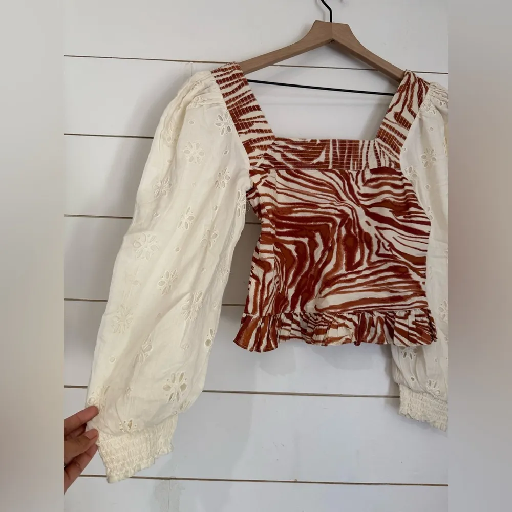 LOVE THE LABEL ANTHROPOLOGIE LOVE THE LABEL SMOCKED EYELET PUFF SLEEVE BLOUSE - Image 4