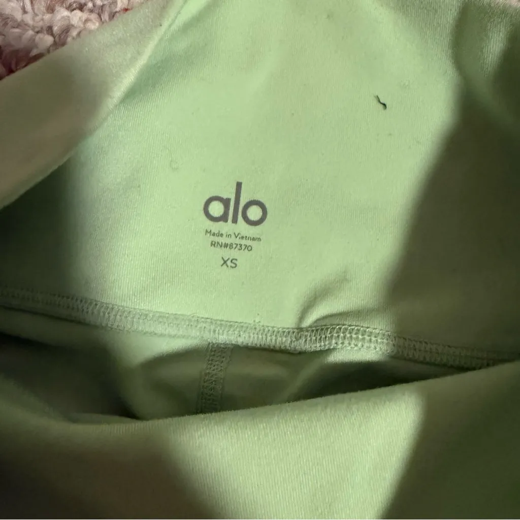 ALO Yoga Green Bike Shorts High-Rise Performance- Size XS - Image 7