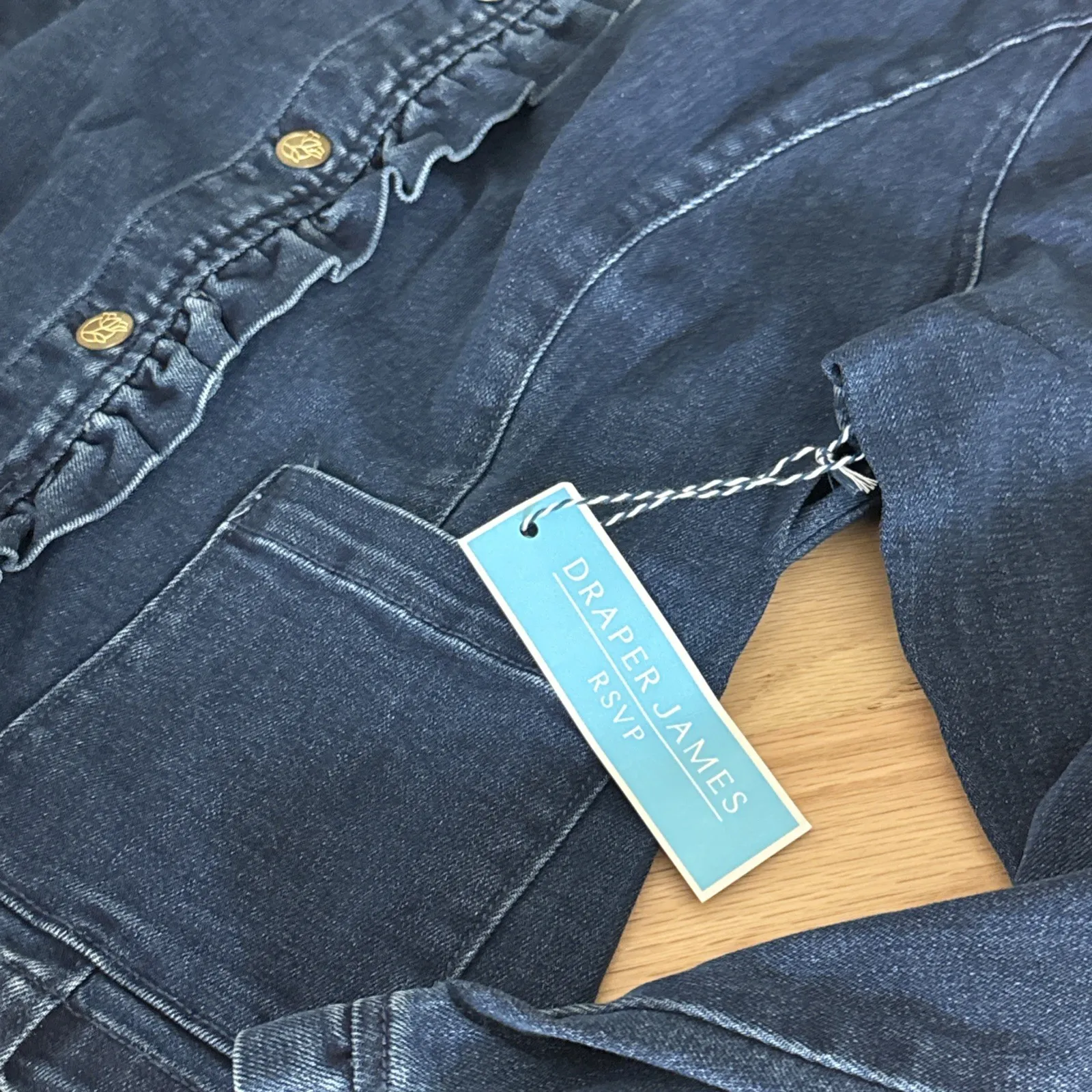 Draper James RSVP Denim Jacket Dark Blue Ruffle Trim Sz 1X  Pockets Gold Buttons - Image 5
