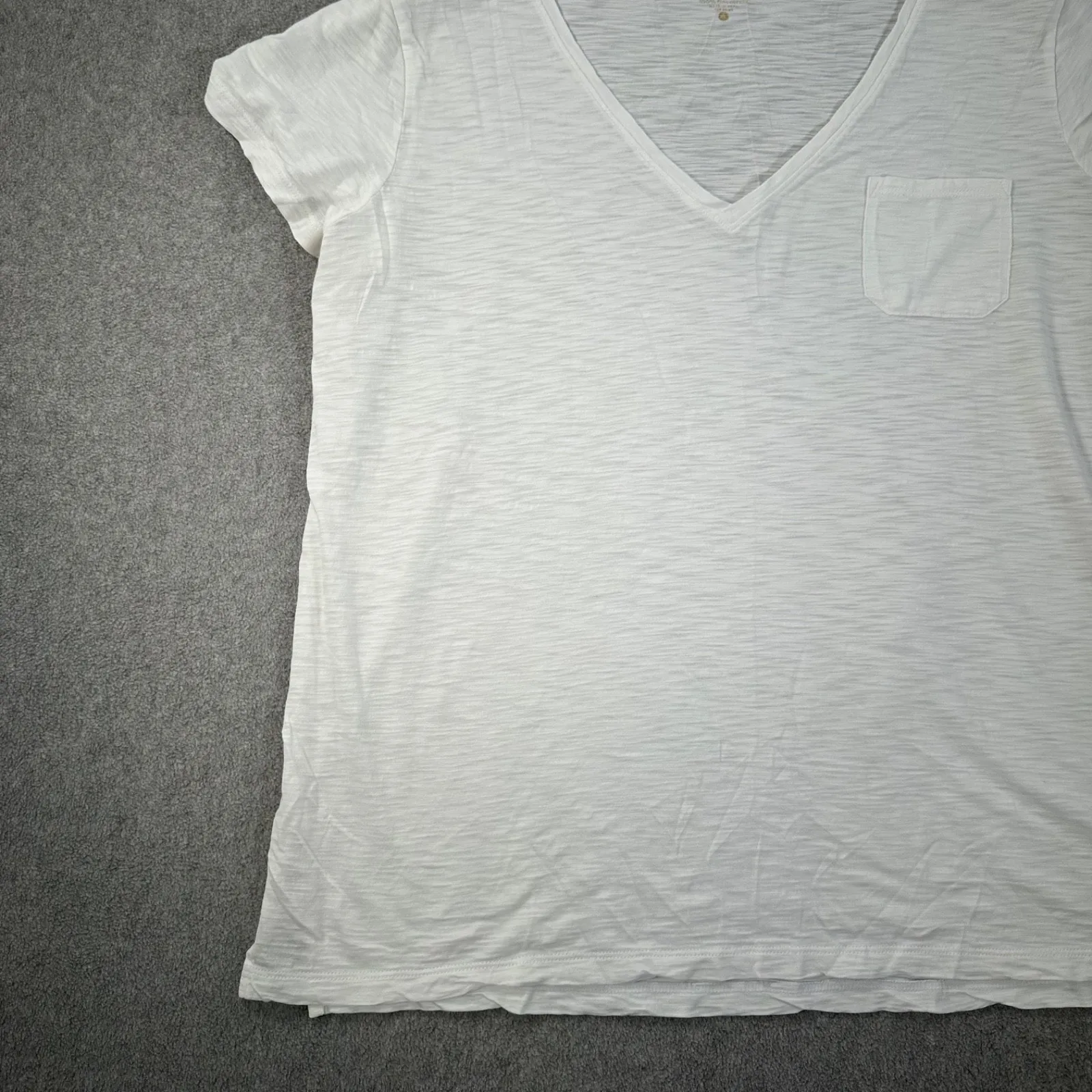 Lilly Pulitzer White V-Neck Short Sleeve Pocket Tee Shirt Women's X-Large - Image 4