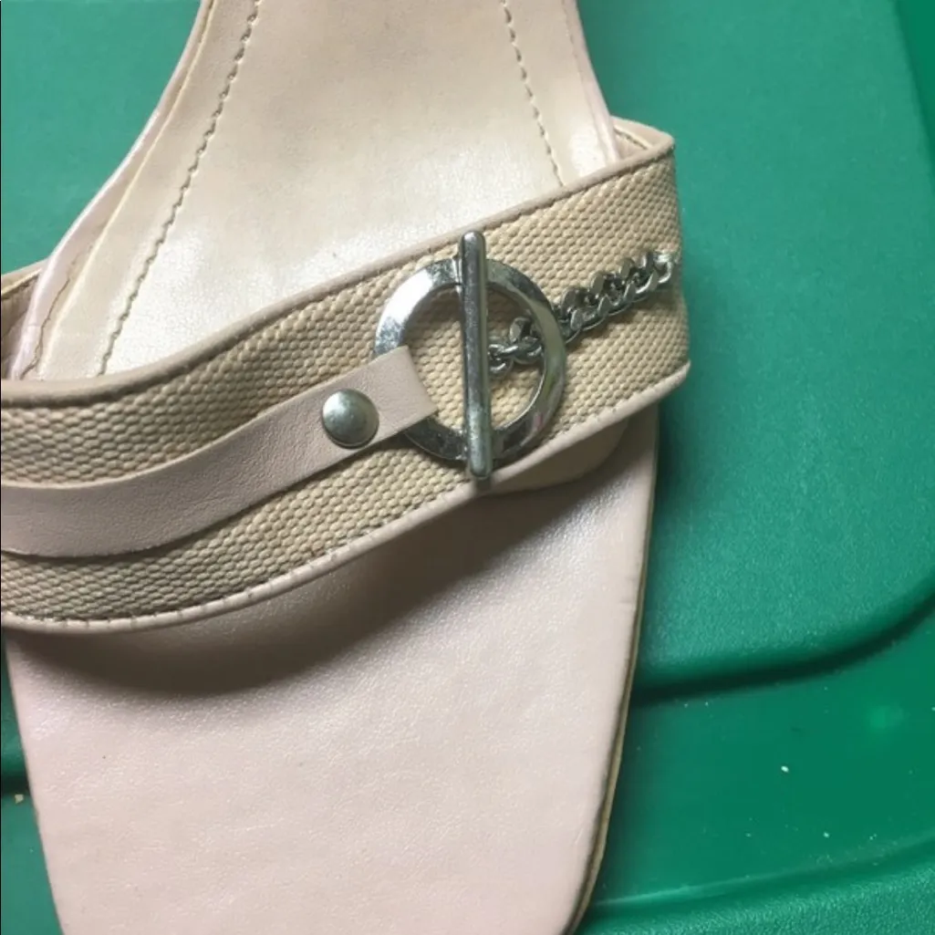 Vintage BCBGirls baby pink color sandals - Image 3