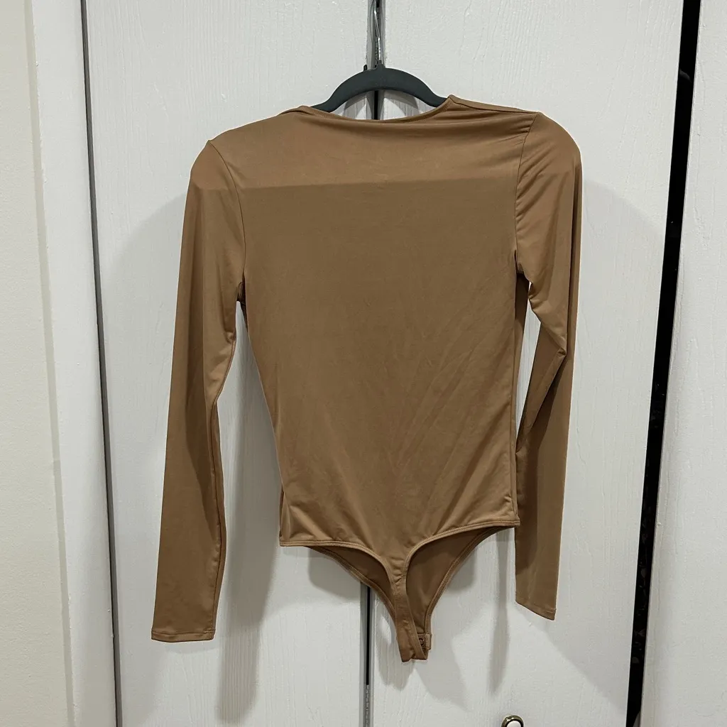 Express tan v neck thong body suit - Image 3