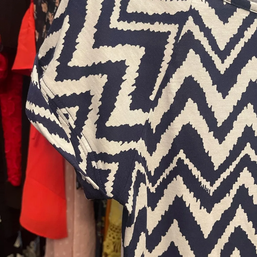 Lilly Pulitzer Palmer T-shirt Dress Navy and White Chevron Stripe  Sz: XS - Image 5