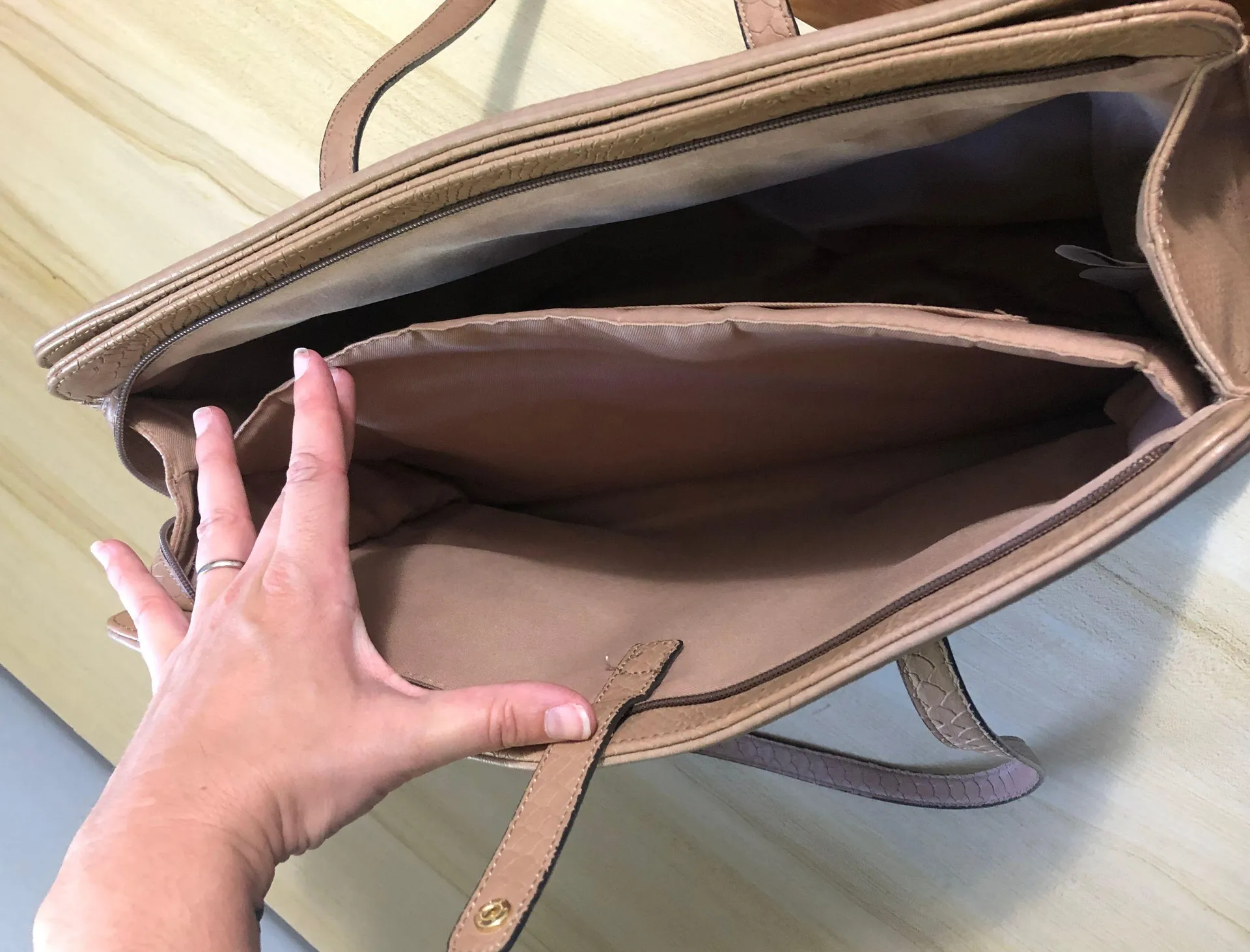 tutilo New York Work Bag - Image 6