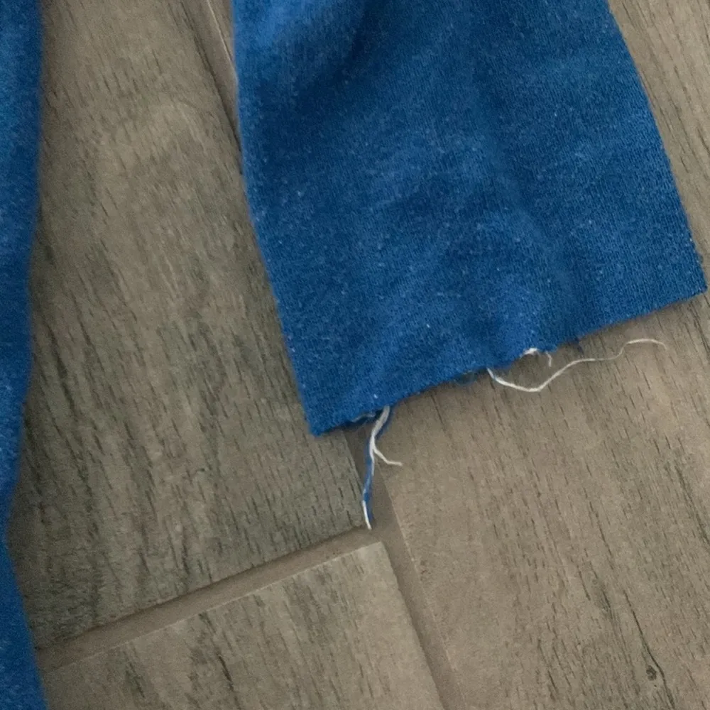 Ripped back sweater shirt Size L - Image 3