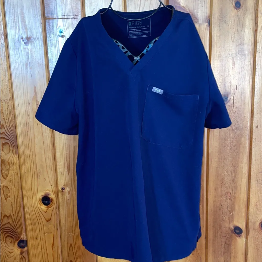 Fig Catarina one pocket scrub top women's nurse scrub top navy blue size XL - Image 2