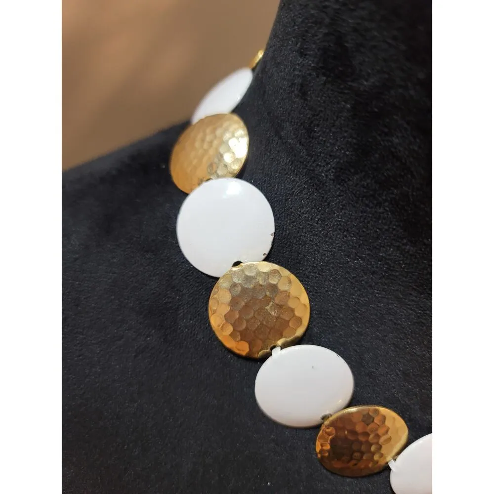 Women's White And Gold Hammered Disc Choker Necklace With Box Clasp Lock - Image 5