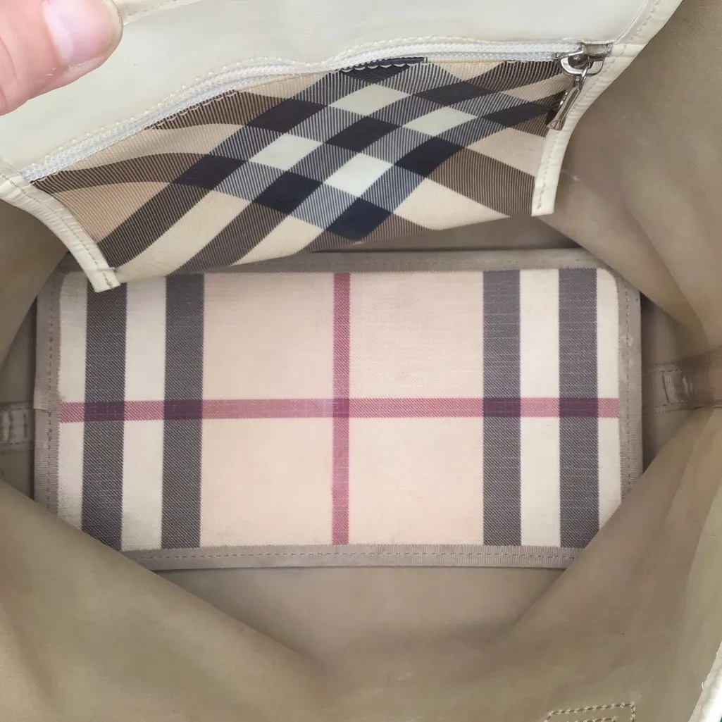 Burberry crafted their signature and iconic Nova check printed canvas 💯authentic - Image 10