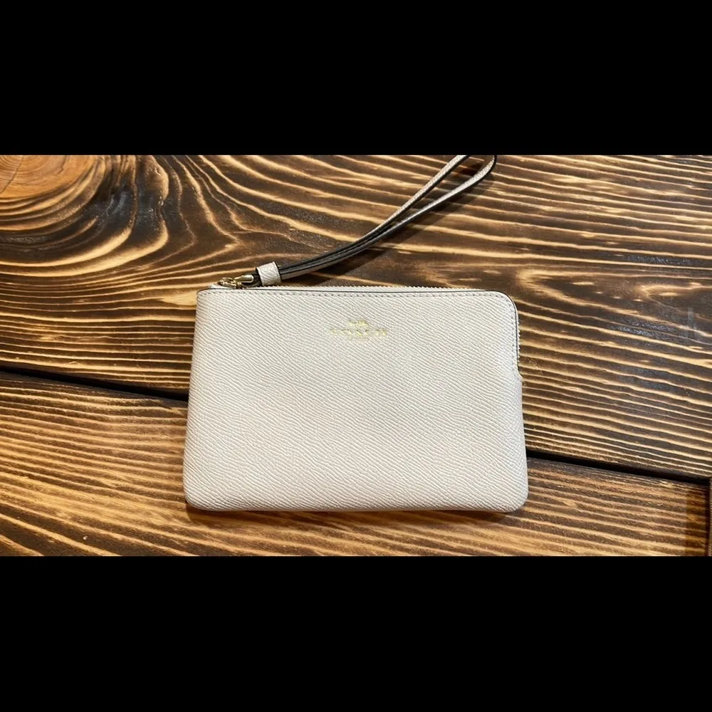 Coach  Corner Zip Wristlet - Image 6