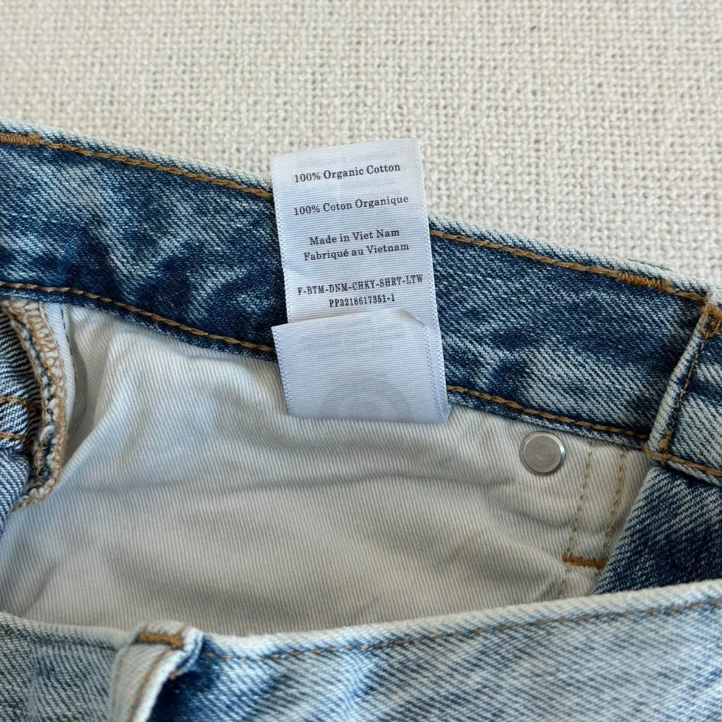 Everlane The Cheeky Short in Light Indigo, Size 26 - Image 8