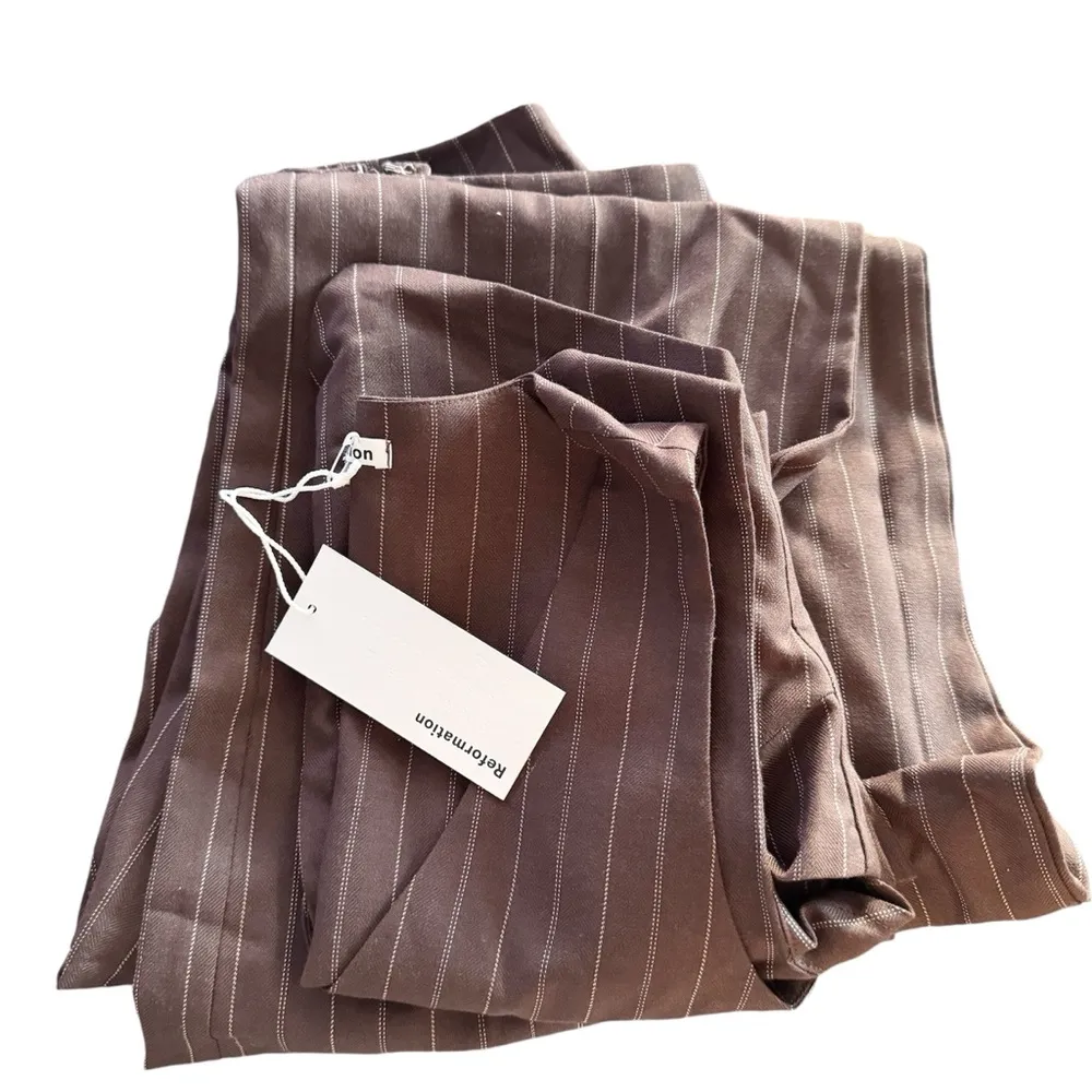 Reformation brown pinstripe vest and pant set - Image 4