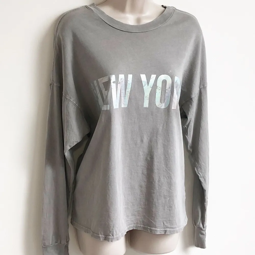 🆕 wild fable New York graphic long sl… - Image 4