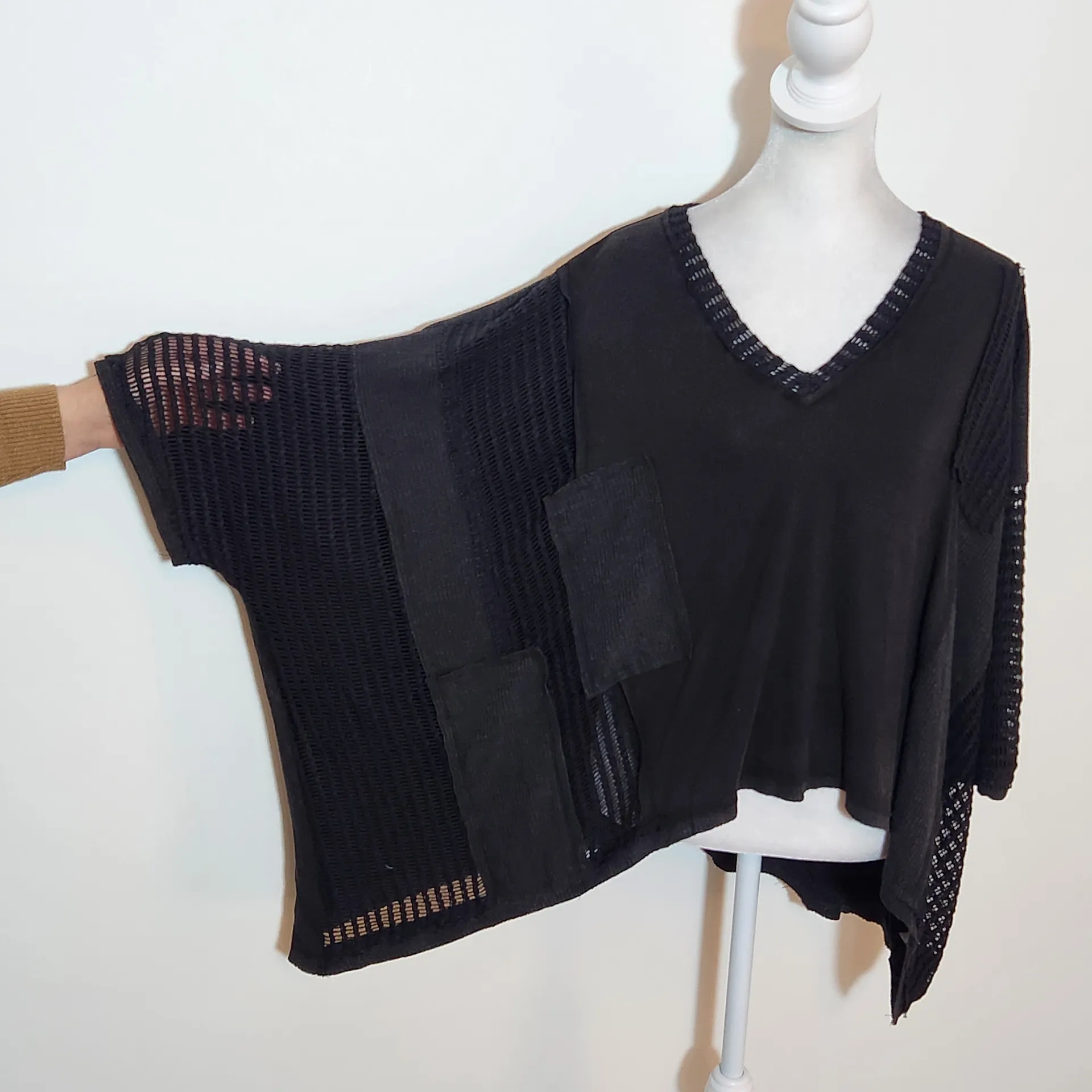 POL Distressed and Oversized Black Knit Top Size Medium NWOT - Image 3
