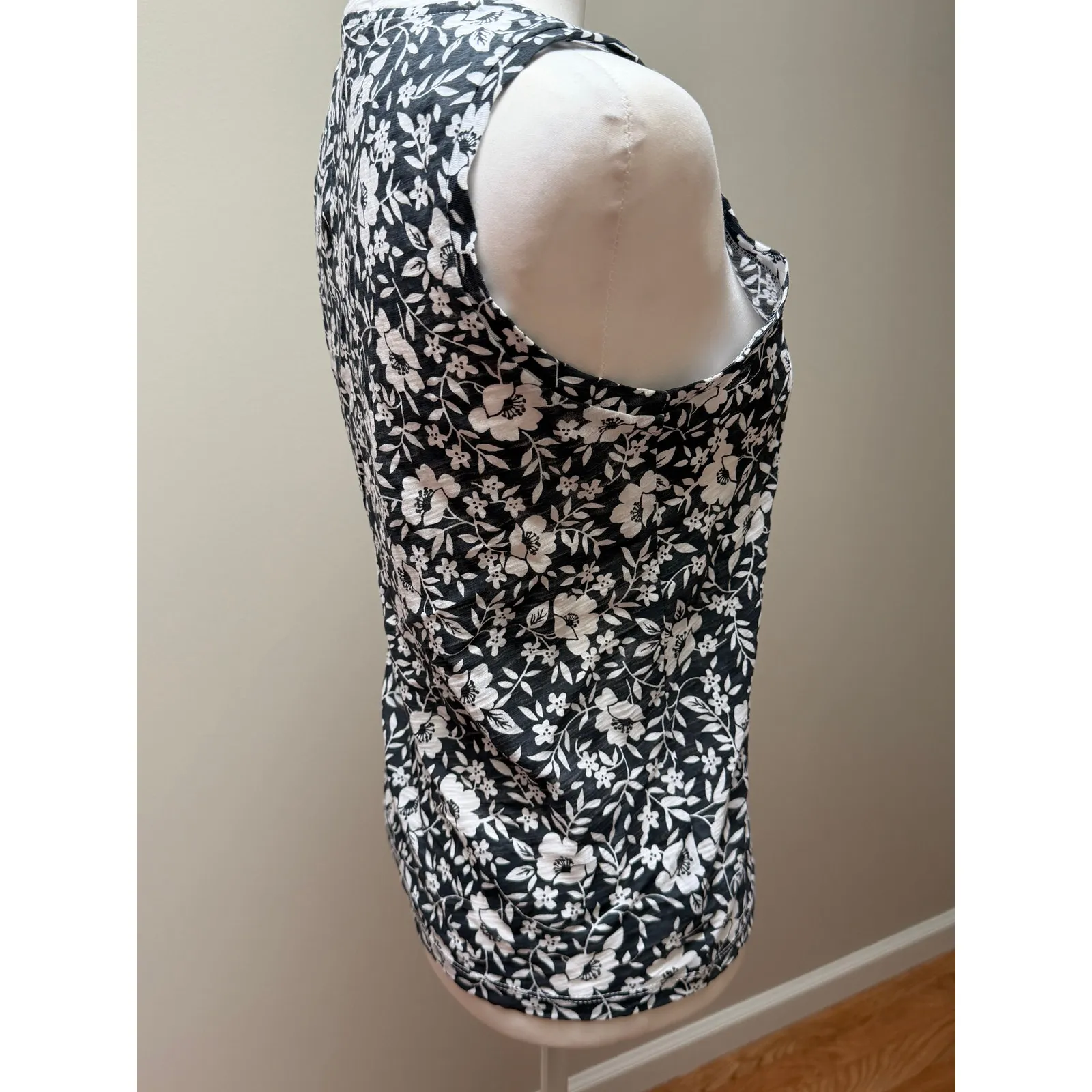 Goldie Tank Top Womens Small Black White Floral Sleeveless Pima Cotton Summer - Image 5