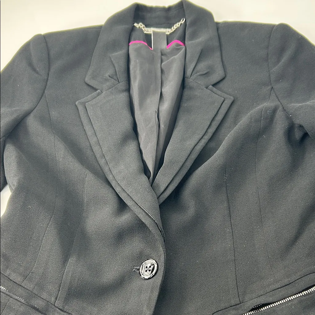 Sophisticated Black Women's Blazer Size 2 - Image 12