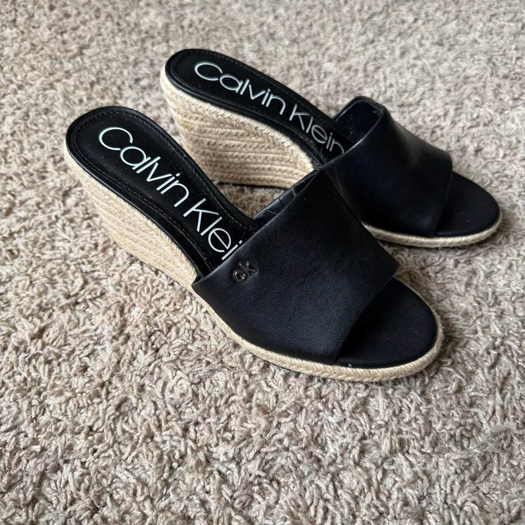 Calvin Klein Black and Tan Wedge Sandals - Image 3
