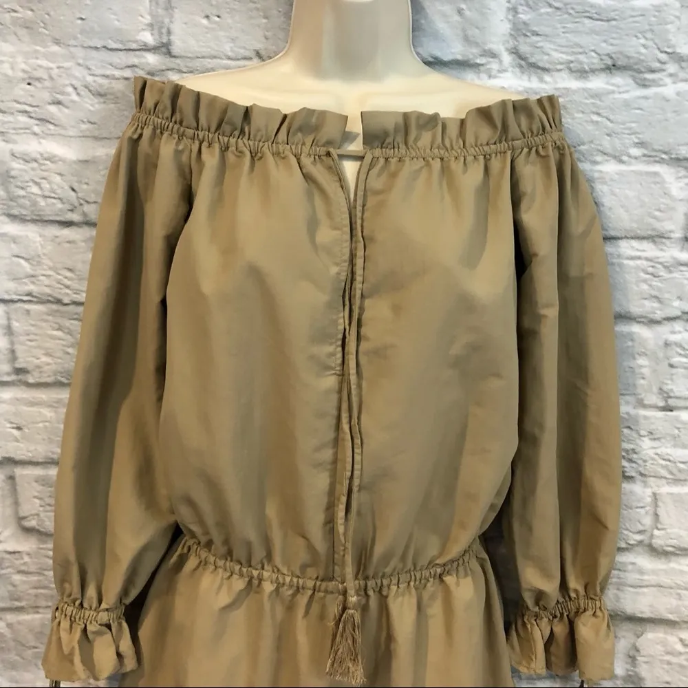 NWT Tularosa Falon Off the Shoulder Taupe Dress - Image 4