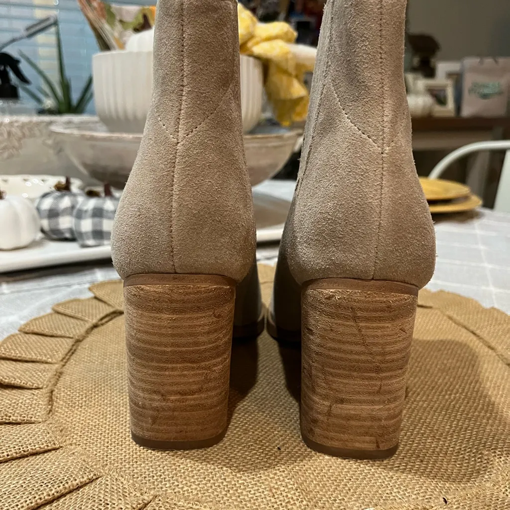 Marc Fisher Taupe Suede Ankle Bootie Sz 8.5 - Image 6