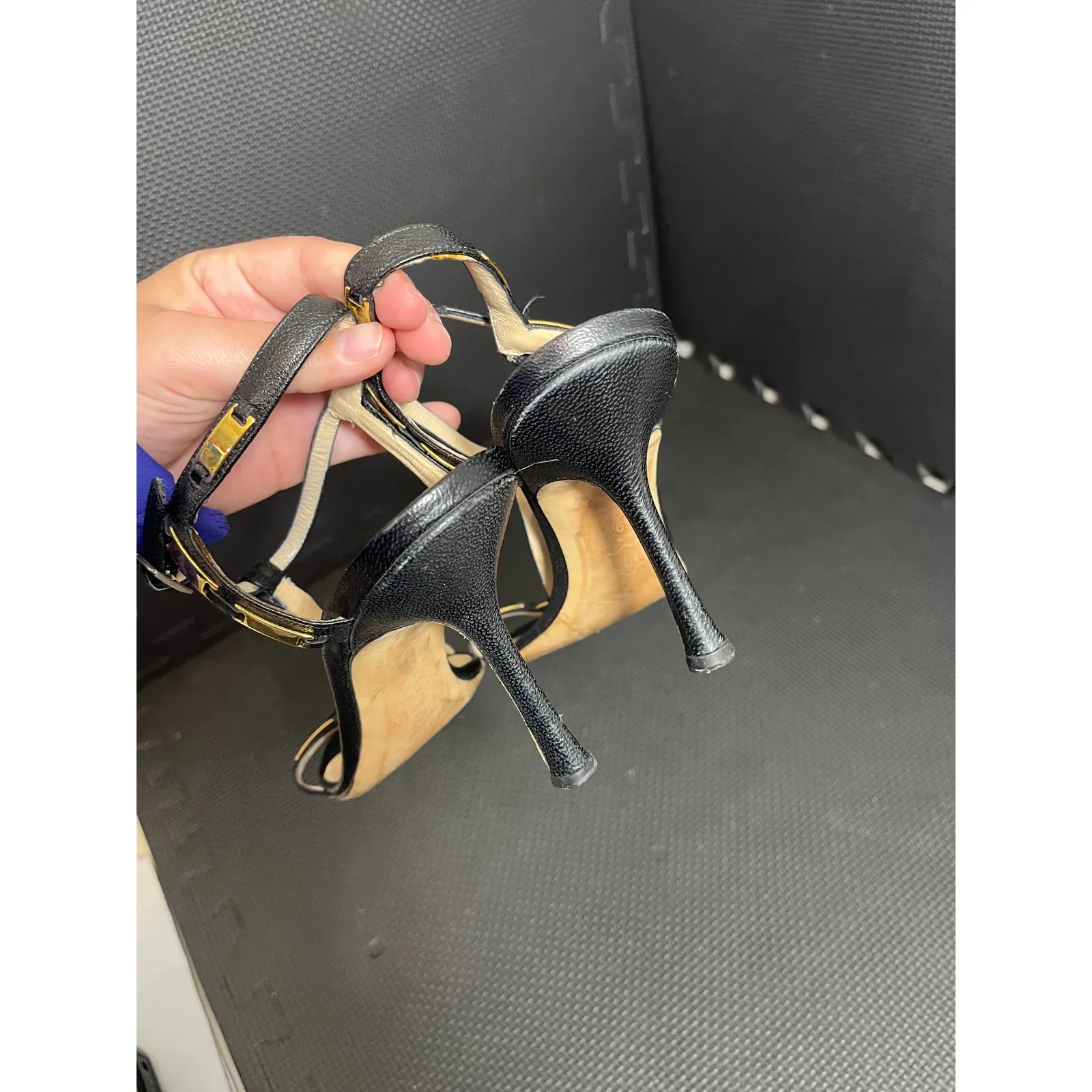 Jimmy Choo Shoes Black Stiletto Leather T‎ Strap Gold Bars Size 39.5 US 9.5 - Image 9