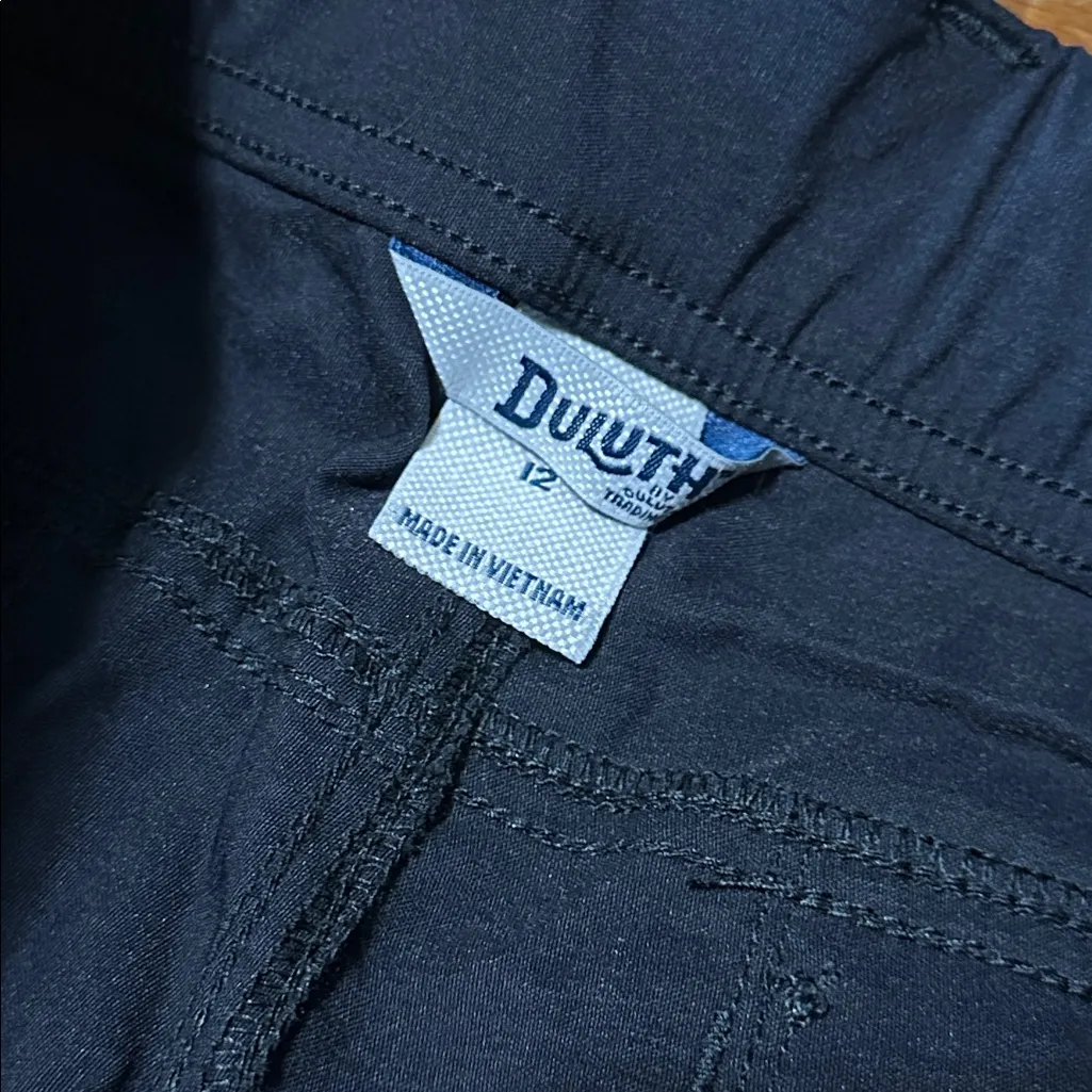 Duluth Trading Women’s Dry On the Fly 10” Shorts, Black, Cargo Pockets, Sz 12 Black - Image 2