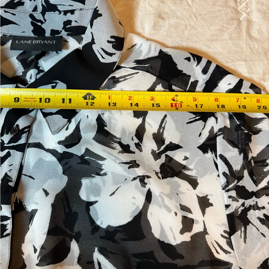NEW Lane Bryant Silhouette Floral Button Down Shirt Top Sz 22/24 - Image 7