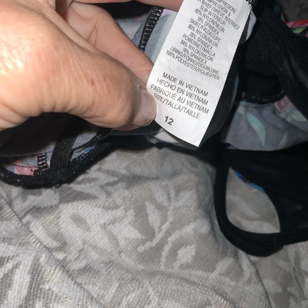 Inches Away Black With Multicolor Tropical Floral Print Swim Dress Size 12 - Image 10