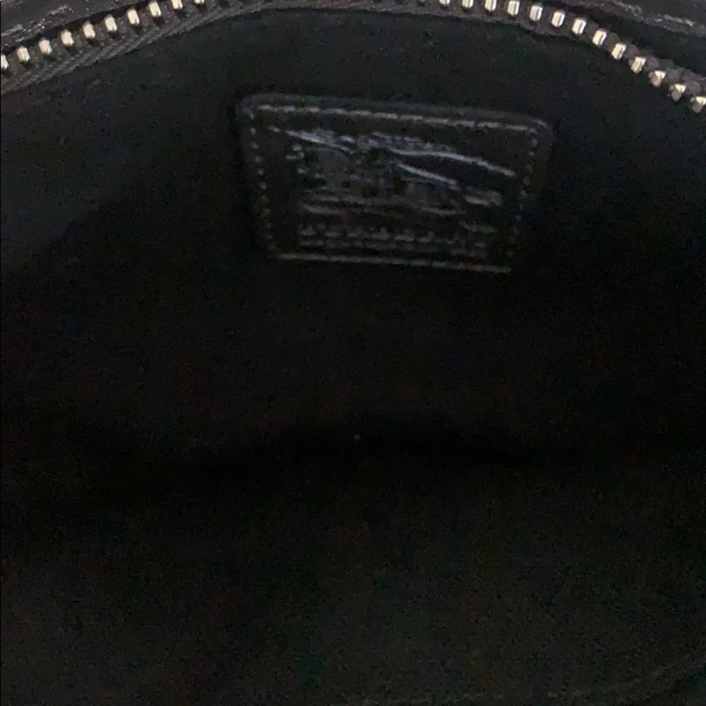 NWOT Authentic Burberry clutch with keychain - Image 8